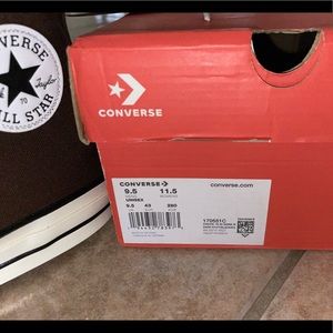Converse mens size 9.5 New in box never worn. Chuck 70 hi top dark root/black/eg